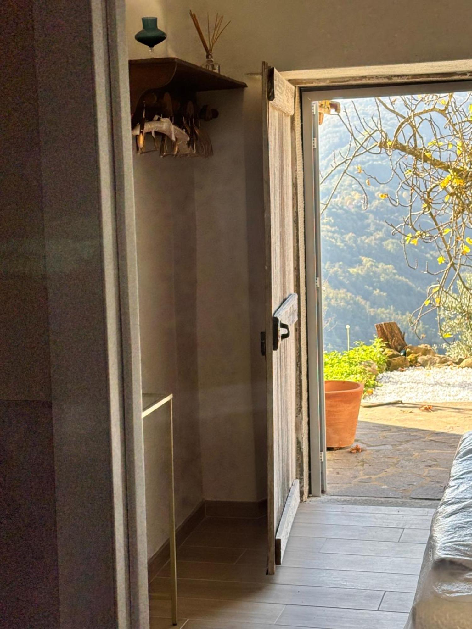 Bed and Breakfast La Fuga Баньи-ди-Лукка Экстерьер фото